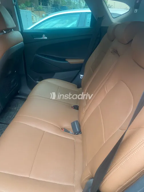 Hyundai Tucson 2021 White Used for Sale - 3