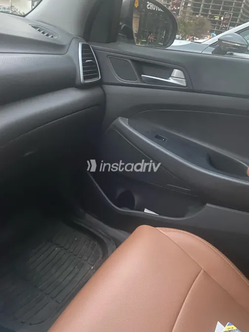 Hyundai Tucson 2021 White Used for Sale - 5