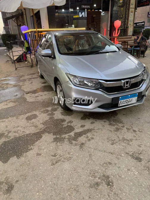 هوندا سيتى 2019 أبيض مستعملة للبيع - 1