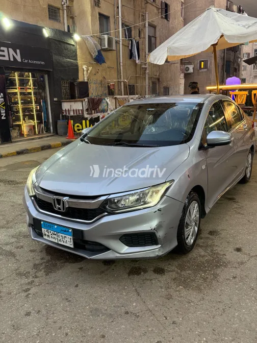 هوندا سيتى 2019 أبيض مستعملة للبيع - 5