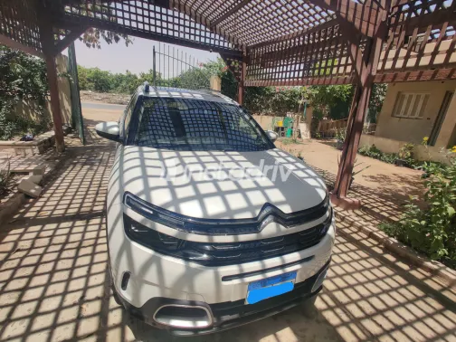 سيتروين C5 اير كروس 2020 أبيض مستعملة للبيع - 1