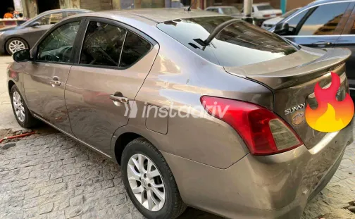 نيسان صنى 2020 أبيض مستعملة للبيع - 8