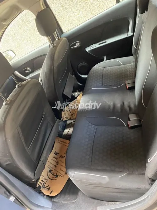 Renault Logan 2017 White Used for Sale - 4