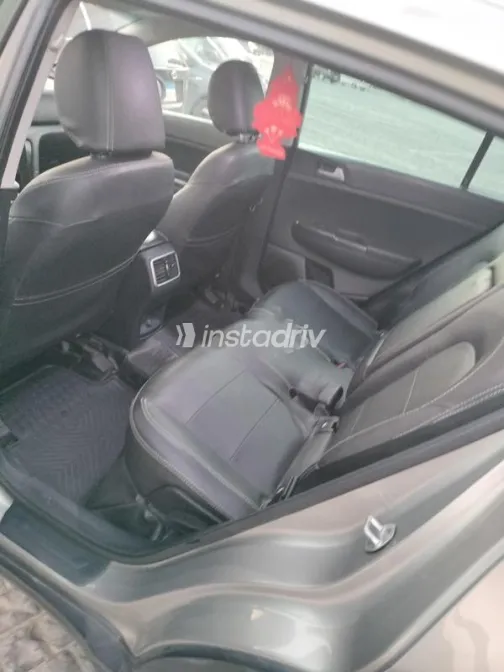 Kia Sportage 2017 White Used for Sale - 6