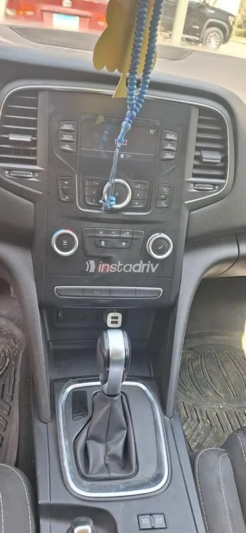 رينو ميجان 2021 أبيض مستعملة للبيع - 2