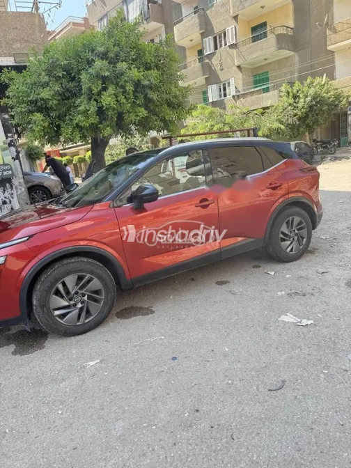 نيسان قشقاي 2022 أحمر غامق مستعملة للبيع - 3