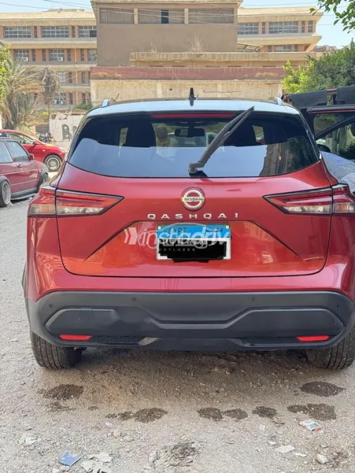 نيسان قشقاي 2022 أحمر غامق مستعملة للبيع - 6