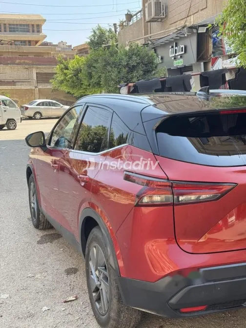 نيسان قشقاي 2022 أحمر غامق مستعملة للبيع - 7