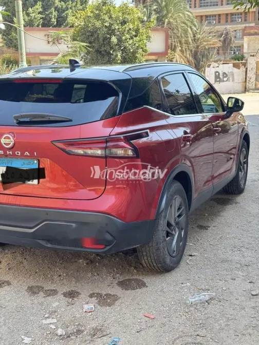 نيسان قشقاي 2022 أحمر غامق مستعملة للبيع - 9