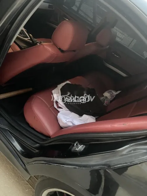 بي ام دبليو 318 2010 أسود مستعملة للبيع - 2