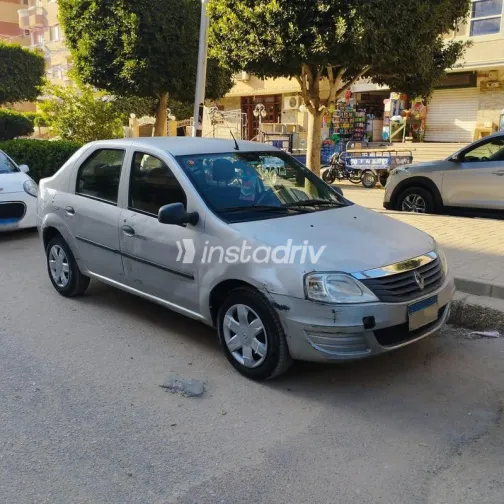 رينو لوجان 2014 فضي مستعملة للبيع - 1