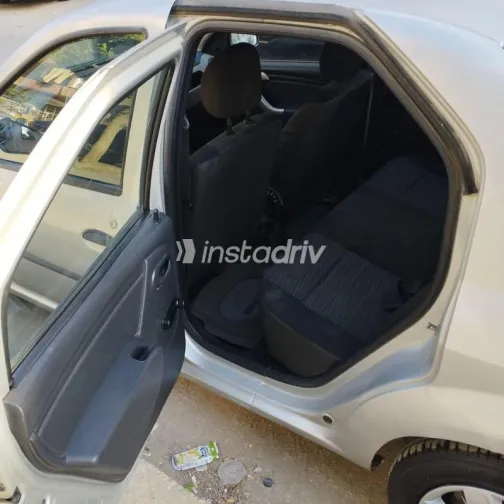 رينو لوجان 2014 فضي مستعملة للبيع - 7