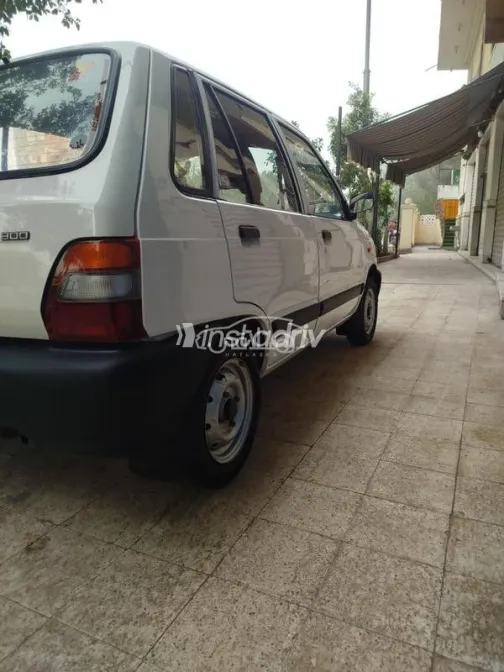 Suzuki Maruti 2010 White Used for Sale - 5