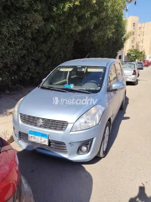 سوزوكى ارتيجا 2015 أبيض مستعملة للبيع - 6