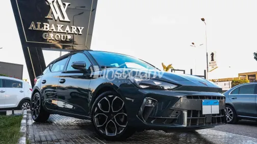 Cupra Leon 2025 Gray Used for Sale - 3