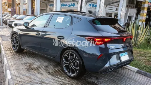 Cupra Leon 2025 Gray Used for Sale - 4