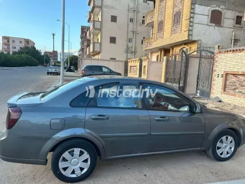 شيفروليه أوبترا 2012 رمادي مستعملة للبيع - 2