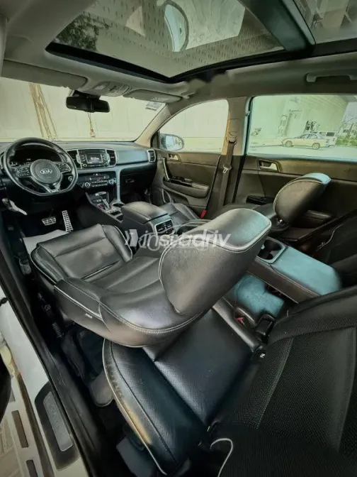 Kia Sportage 2017 White Used for Sale - 8