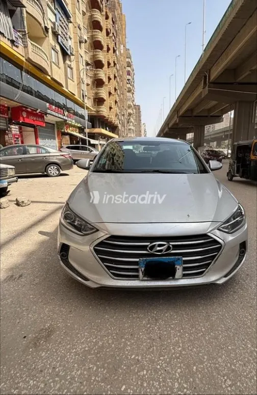 هيونداي إلنترا اى دى 2019 أبيض مستعملة للبيع - 1