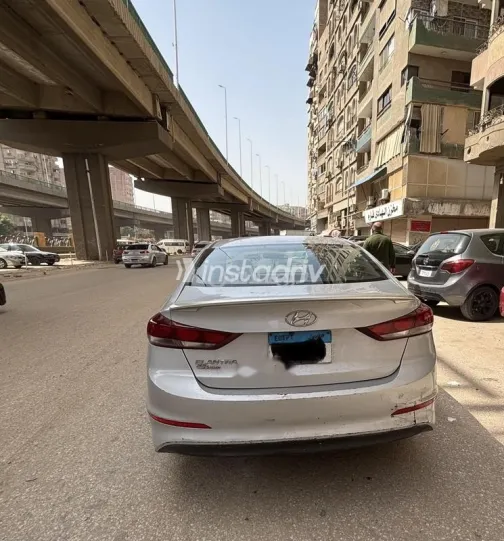 هيونداي إلنترا اى دى 2019 أبيض مستعملة للبيع - 2