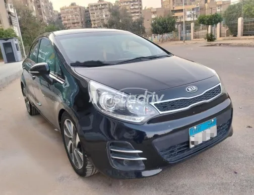 كيا ريو 2015 أسود مستعملة للبيع - 5