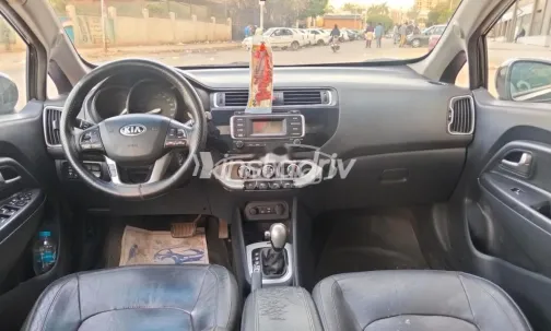 كيا ريو 2015 أسود مستعملة للبيع - 9