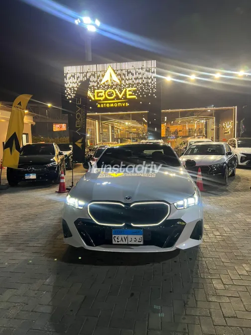 بي ام دبليو 520 2025 أبيض مستعملة للبيع - 2