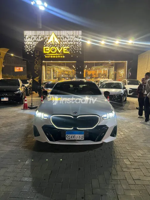 بي ام دبليو 520 2025 أبيض مستعملة للبيع - 3