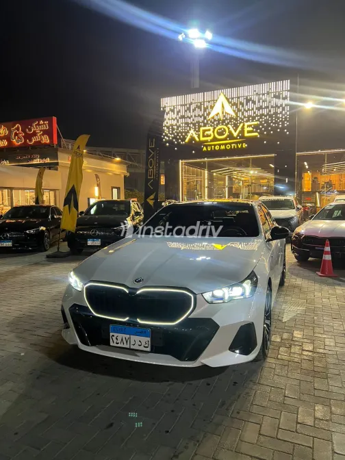 بي ام دبليو 520 2025 أبيض مستعملة للبيع - 6