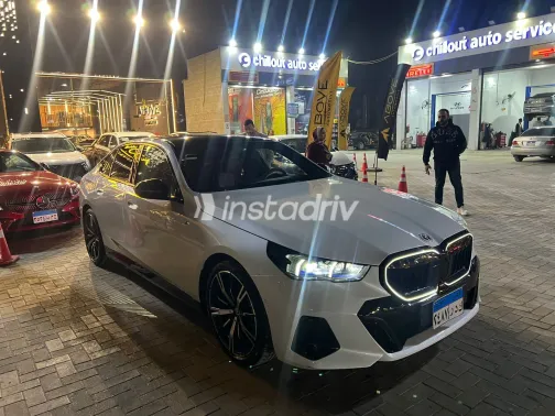 بي ام دبليو 520 2025 أبيض مستعملة للبيع - 8