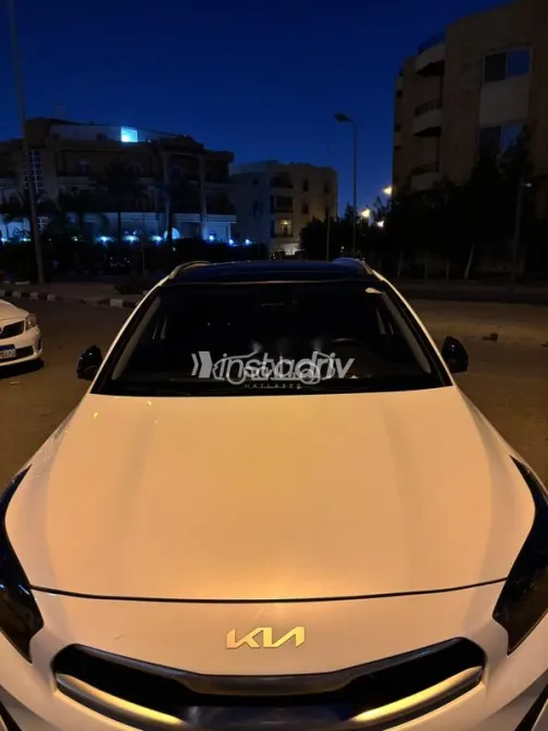 Kia Xceed 2025 White Used for Sale - 3