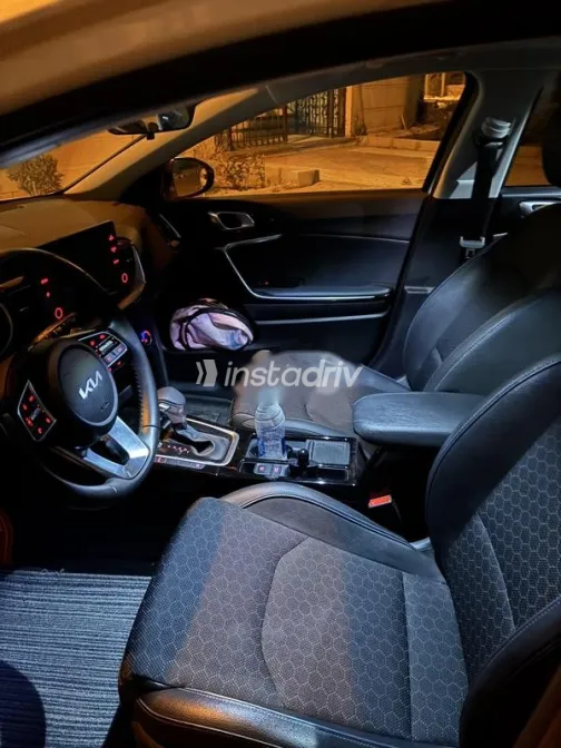 Kia Xceed 2025 White Used for Sale - 4