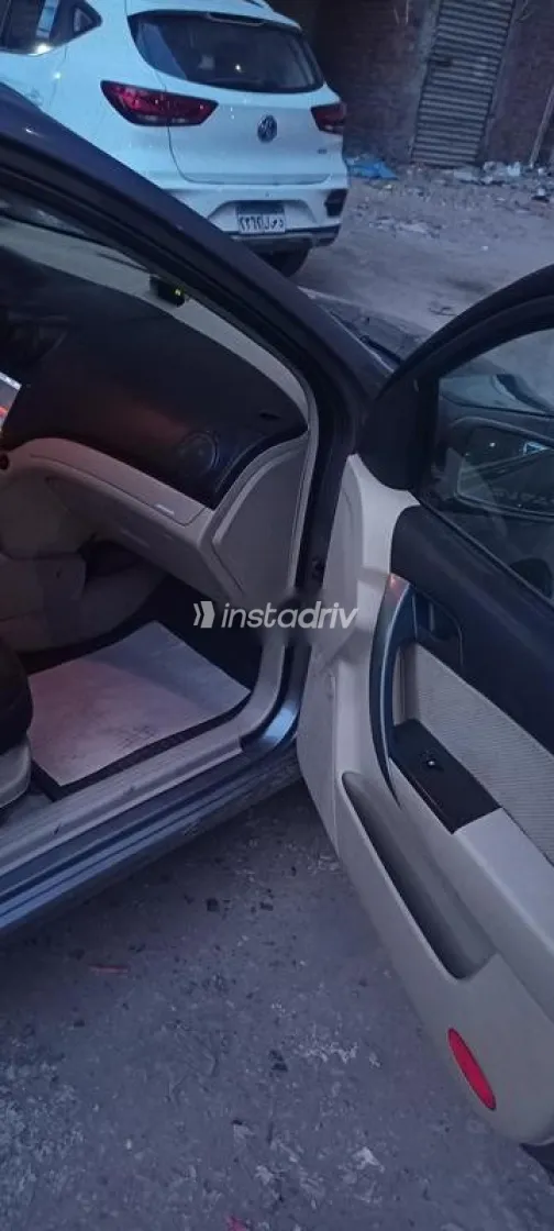 Chevrolet Aveo 2020 White Used for Sale - 7