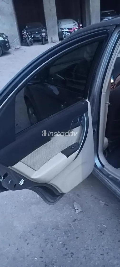 Chevrolet Aveo 2020 White Used for Sale - 8