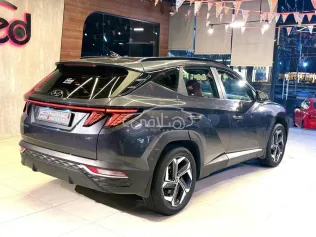 هيونداي توسان 2022 رمادي غامق مستعملة للبيع