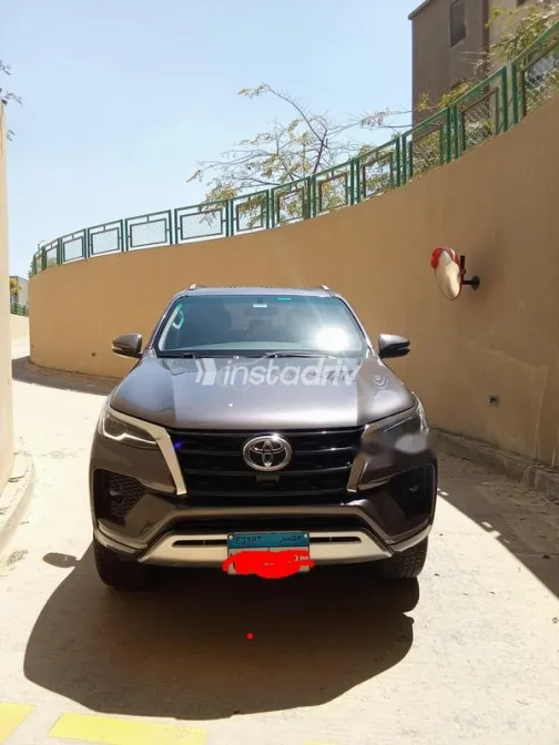 Toyota Fortuner 2023 White Used for Sale - 1