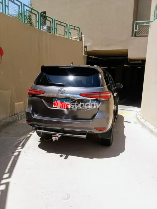 Toyota Fortuner 2023 White Used for Sale - 3