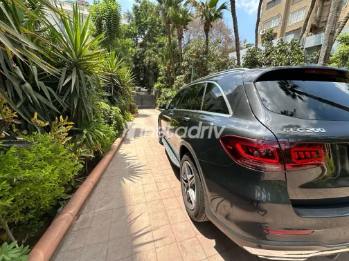 مرسيدس GLC 200 2020 أبيض مستعملة للبيع - 4