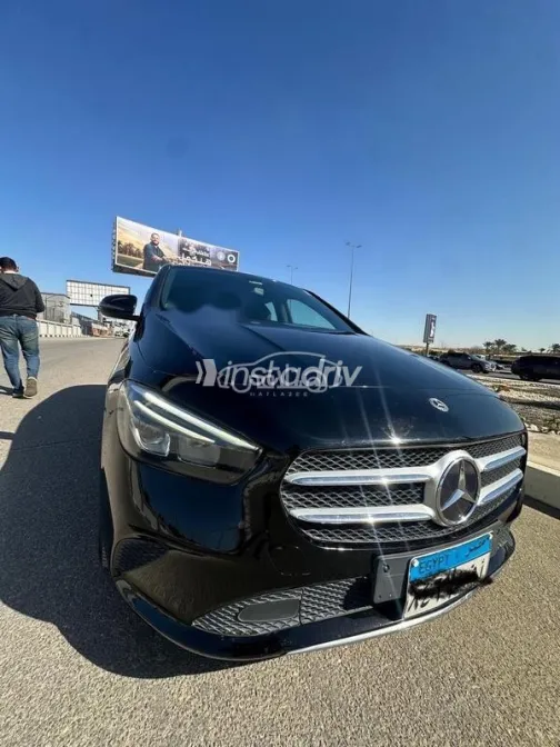 Mercedes B 180 2020 White Used for Sale - 1