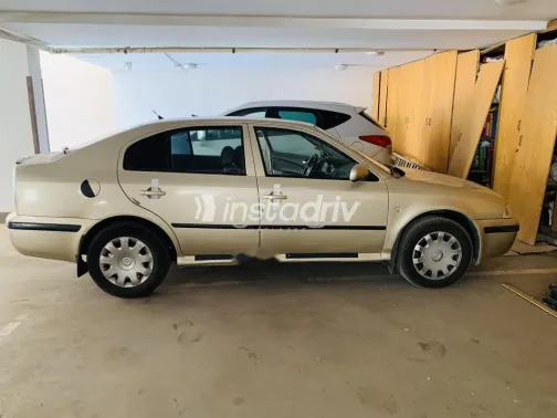 سكودا اوكتافيا A4 2004 بيج مستعملة للبيع - 2