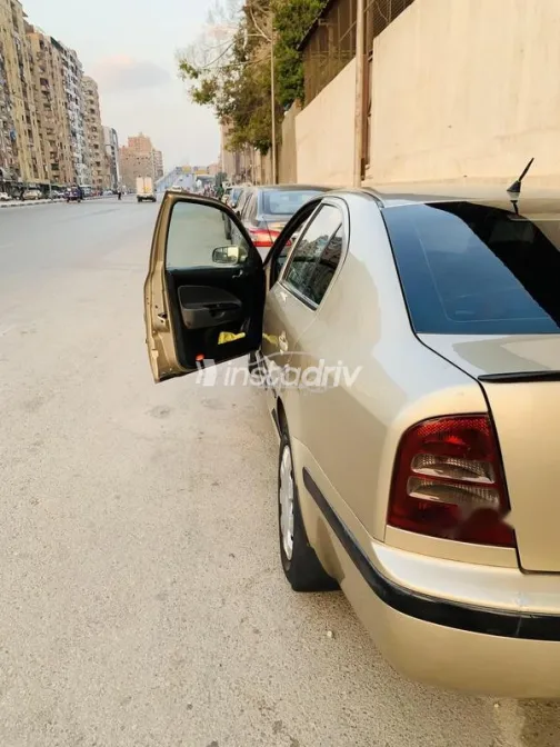 سكودا اوكتافيا A4 2004 بيج مستعملة للبيع - 3