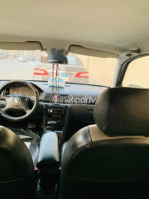 سكودا اوكتافيا A4 2004 بيج مستعملة للبيع - 4