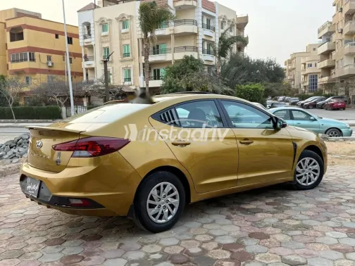 Hyundai Elantra AD 2019 Gold Used for Sale - 2