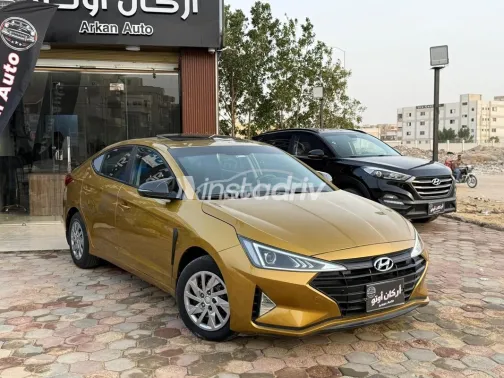 Hyundai Elantra AD 2019 Gold Used for Sale - 3