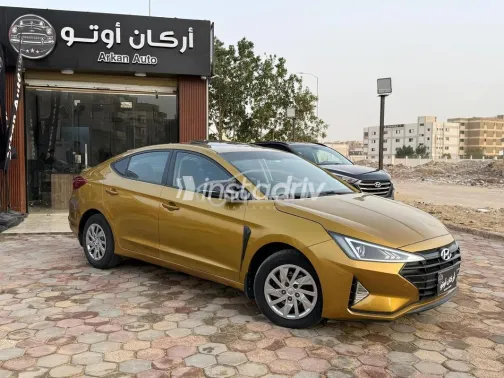 Hyundai Elantra AD 2019 Gold Used for Sale - 4