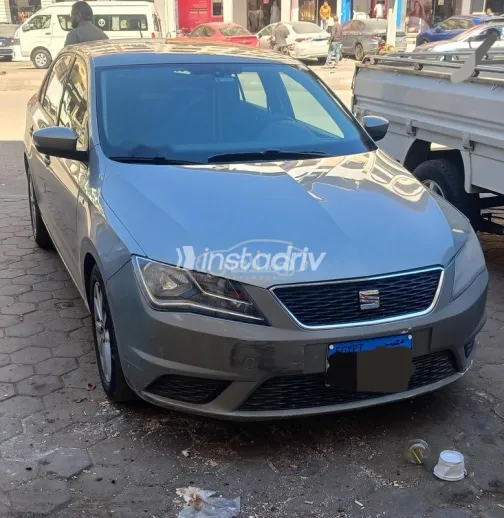 سيات توليدو 2019 ذهبي مستعملة للبيع - 1