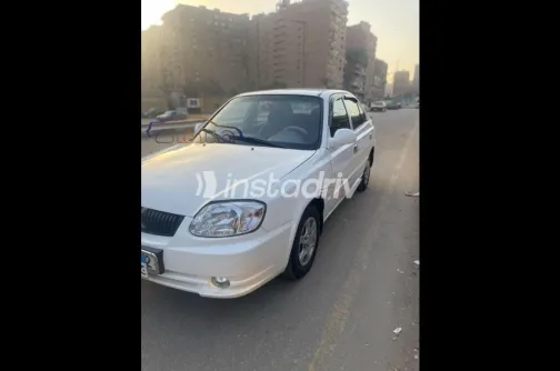 هيونداي فيرنا 2009 أبيض مستعملة للبيع - 2