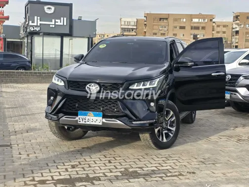 تويوتا فورتشنر 2025 أبيض مستعملة للبيع - 2