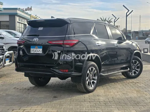 تويوتا فورتشنر 2025 أبيض مستعملة للبيع - 5