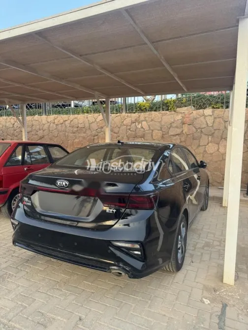 كيا سيراتو 2021 أسود مستعملة للبيع - 8